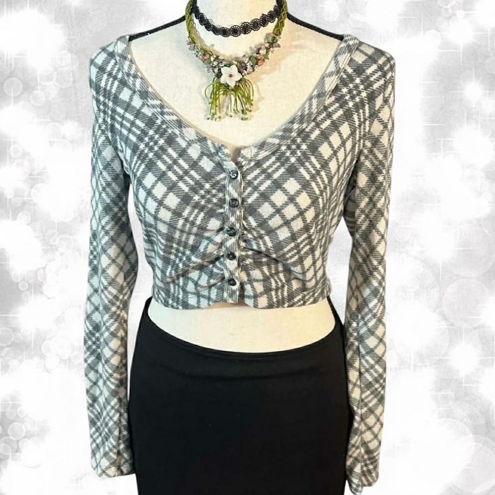 Colsie Coquette Girl Grey Plaid Button-Up Cropped Sweater